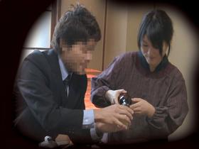 美人でエロ体型と評判の仲居さんがいる旅館に行って 人妻の仲居さんをチップで口説いてみたら･･･4時間　サンプル画像09